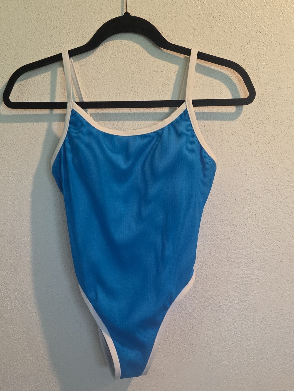 NWT Shade & Shore High Leg Medium Seat Coverage One Piece Swim